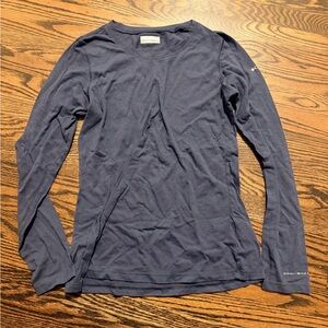 Columbia base layer Long Sleeve Tee small
